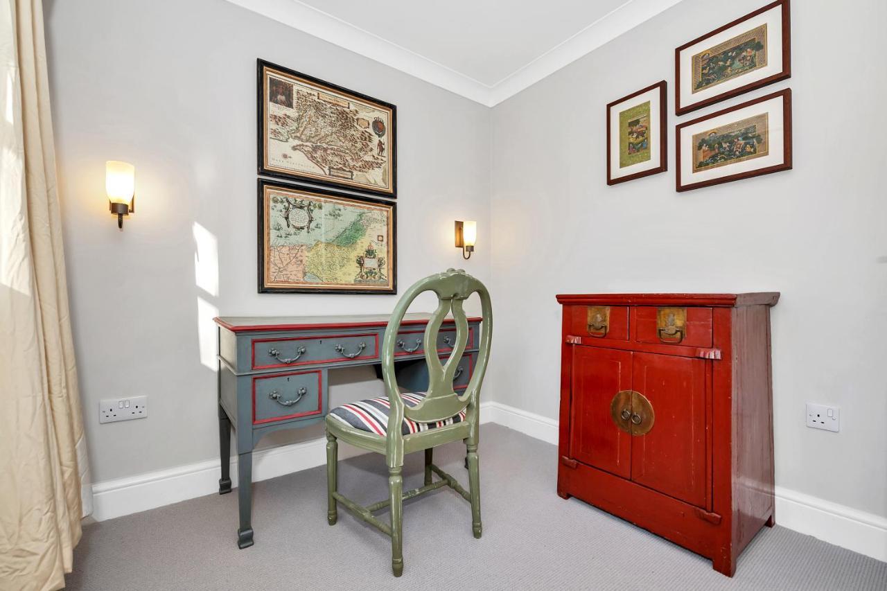 2 Bedroom Stylish Set Behind The Angel With Parking And A Courtyard Garden